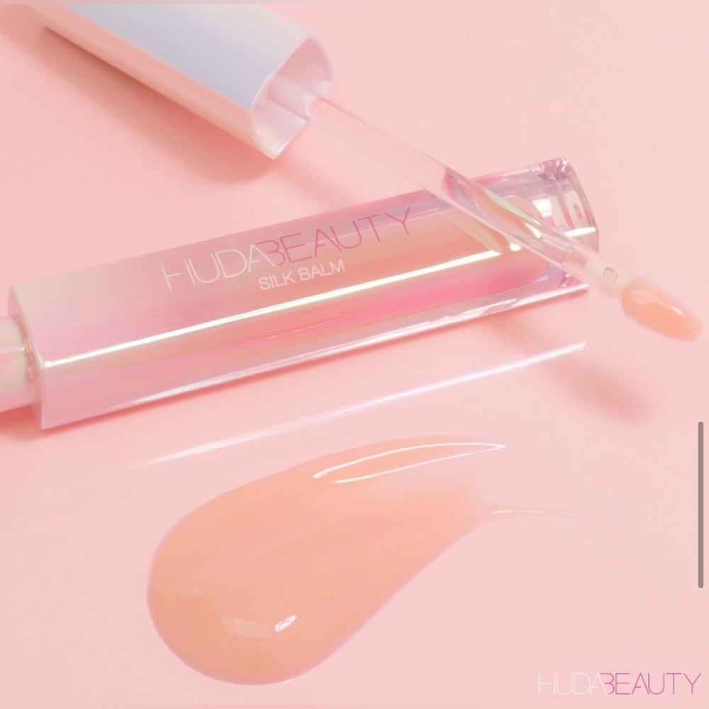 Huda Beauty Silk Lip Balm 1.8ml/0.06 oz - Blush - Picture 3 of 5